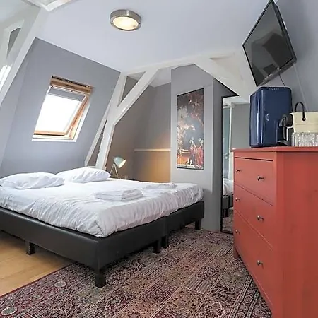 Westerpark Guest house 3*